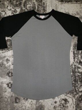 LuLaRoe Randy Raglan Baseball Tee Top Size Medium Gray Black 3/4 Sleeve Shirt M